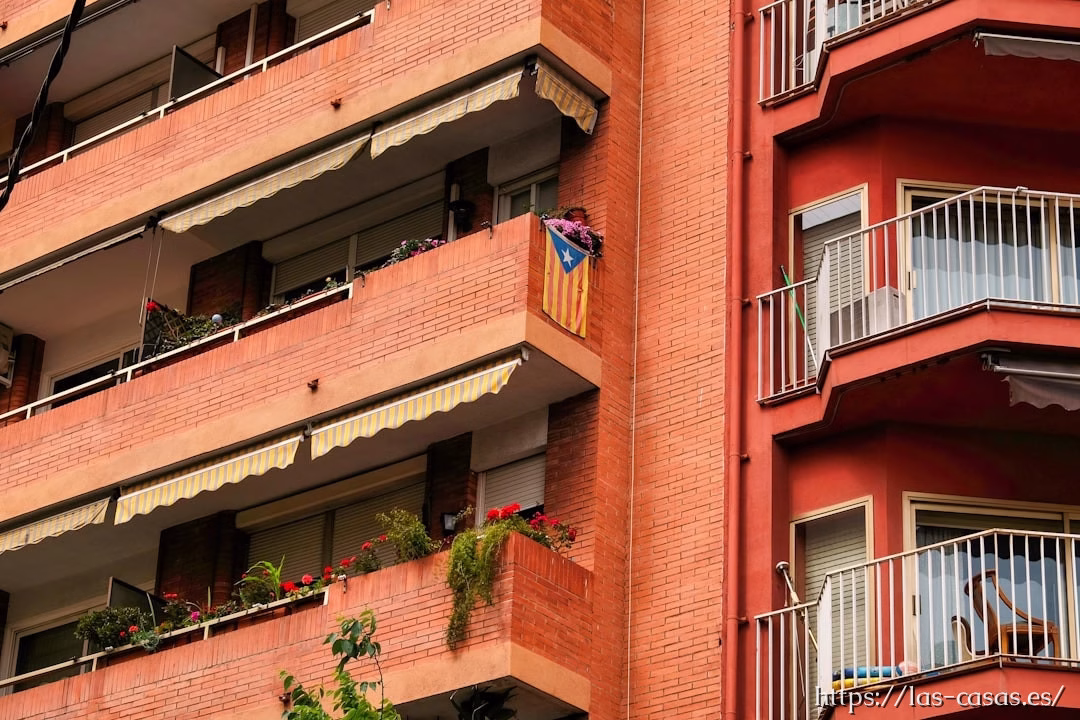 Guerra total a los pisos turísticos: prohibiciones, multas millonarias y vecinos al borde del colapso